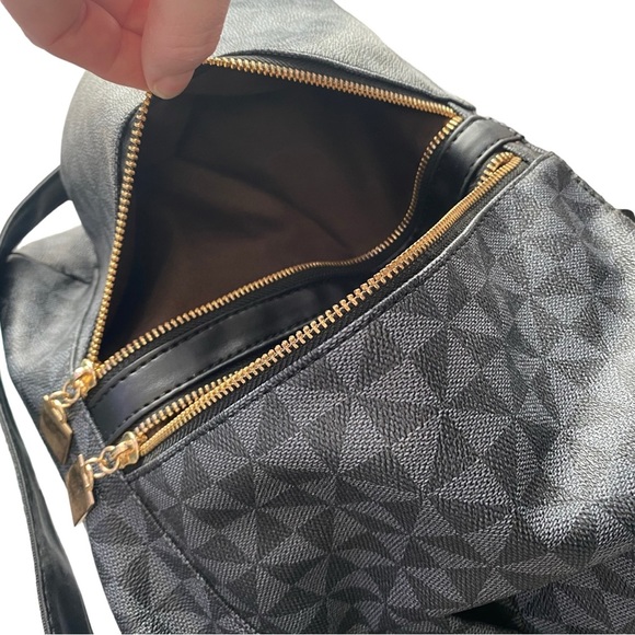 Backpack Purse with Triangle Print Preowned - Picture 6 of 9